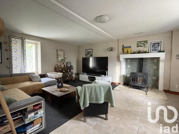 Maison traditionnelle 5 pièces de 113 m² à Limalonges (79190)