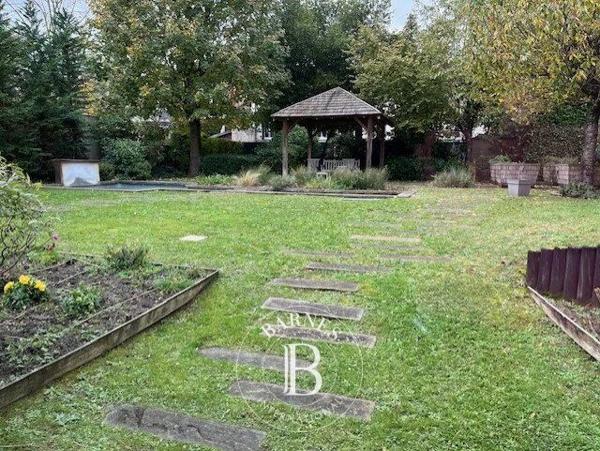 Le Chesnay, Maison  481 m² à vendre