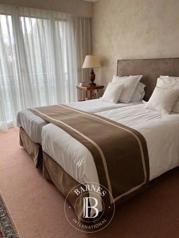 Le Chesnay, Maison  481 m² à vendre