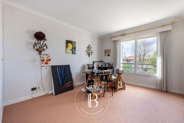Le Chesnay, Maison  481 m² à vendre
