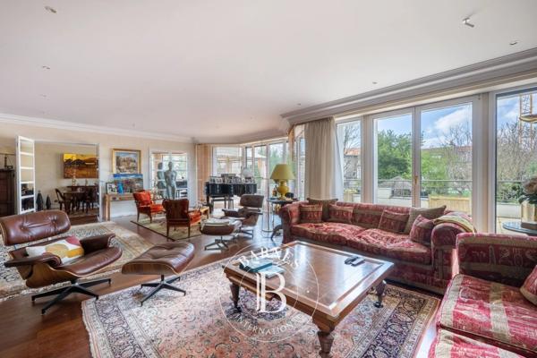 Le Chesnay, Maison  481 m² à vendre