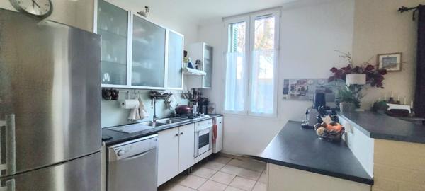 Charme de l'ancien en plein centre d'Asnières-sur-Oise; Appartement 3 chambres avec tout le confort de plain-pied