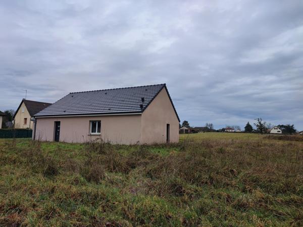 Maison de plain-pied  à terminer , gros œuvres en partie fait