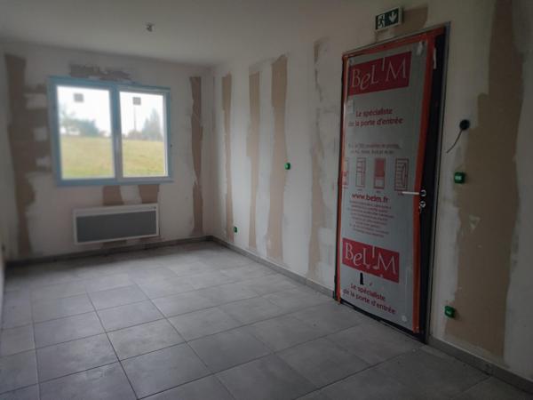 Maison de plain-pied  à terminer , gros œuvres en partie fait