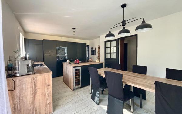 Maison à vendre    5 pièces •  Gigean