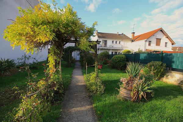 A SAVIGNY-SUR-ORGE - MAISON  DE 100M² HABITABLES SUR 350 M2  DE PARCELLE