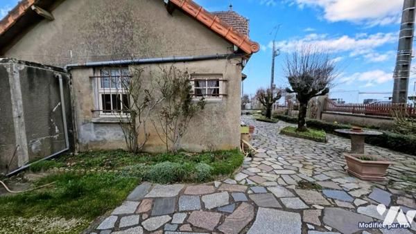 A vendre à VALENCE-EN-POITOU, COUHE / une maison d'habitation de 151m² au sein d'un terrain de 924m²