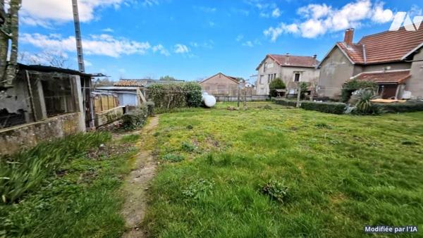 A vendre à VALENCE-EN-POITOU, COUHE / une maison d'habitation de 151m² au sein d'un terrain de 924m²