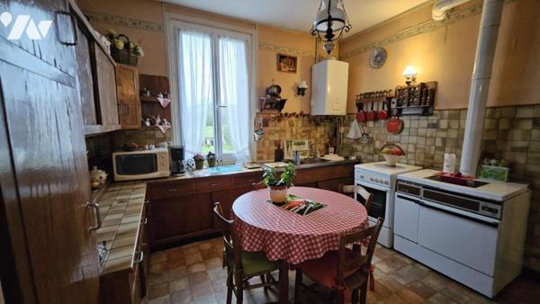 A vendre à VALENCE-EN-POITOU, COUHE / une maison d'habitation de 151m² au sein d'un terrain de 924m²