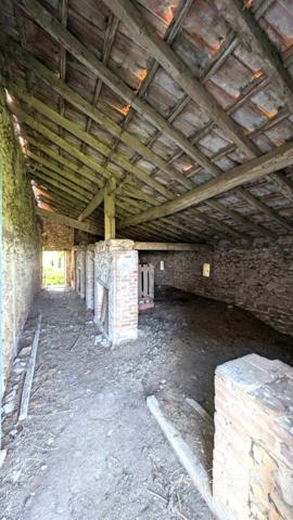 Maison en pierre avec espaces à aménager sur 6 800 m² de terrain