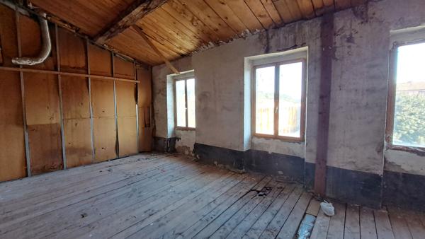 BEDARIEUX Grenier à aménager d'environ 140 m²