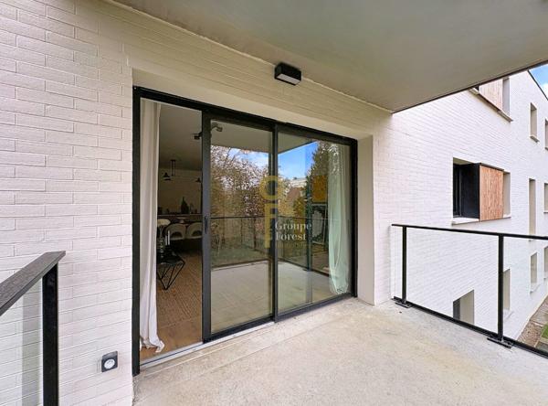 T3 de 75 m² avec balcon et stationnements sécurisés - à proximité du Parc Barbieux et des transports
