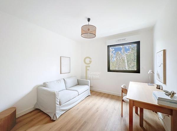 T3 de 75 m² avec balcon et stationnements sécurisés - à proximité du Parc Barbieux et des transports