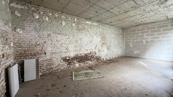 Duplex 80 m² avec terrasse – Plateau à aménager – Fort potentiel – La Madeleine