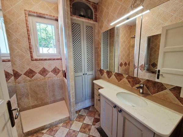 VIAGER OCCUPÉ 1 tête (70 ans-F) – APT (84) -- Maison plain pied