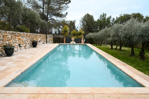 Bastide à vendre 7 pièces + dépendances (13)