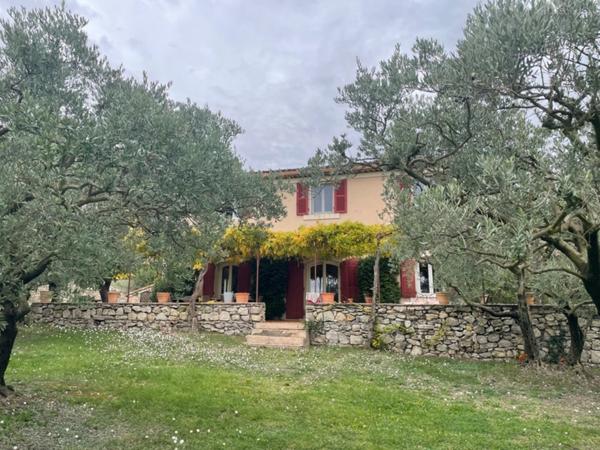 Bastide à vendre 7 pièces + dépendances (13)
