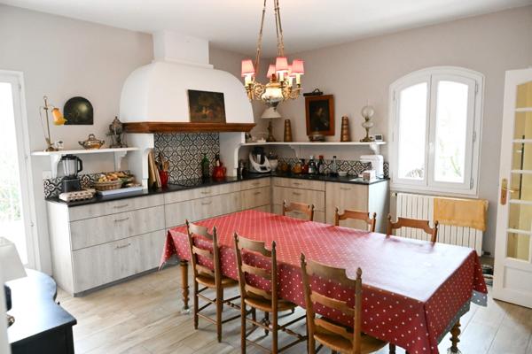 Bastide à vendre 7 pièces + dépendances (13)