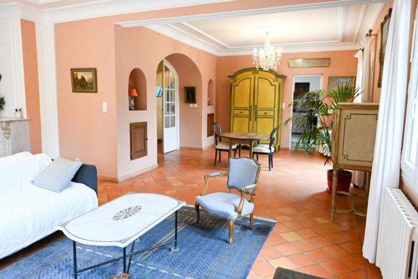 Bastide à vendre 7 pièces + dépendances (13)