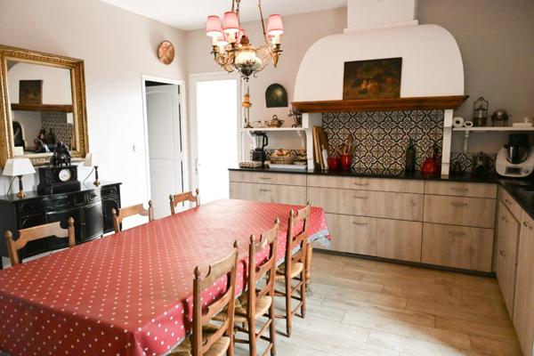 Bastide à vendre 7 pièces + dépendances (13)