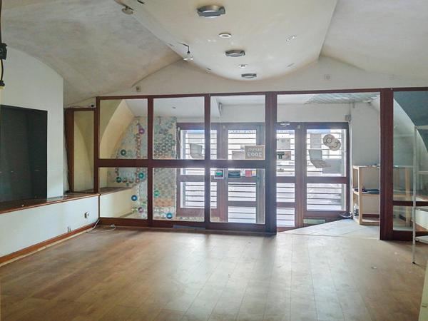 Local avec beau potentiel au centre de Guillestre