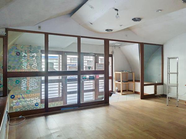 Local avec beau potentiel au centre de Guillestre