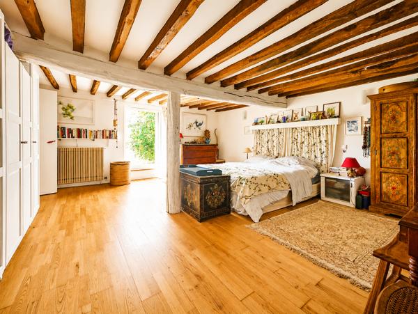 Maison
         8 pièces
        - 276 m² 385 000 € *