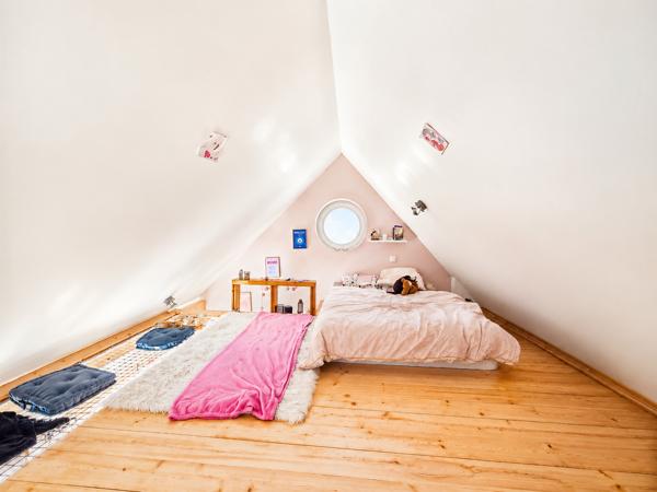 Maison
         8 pièces
        - 276 m² 385 000 € *