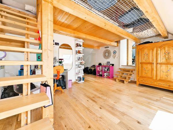 Maison
         8 pièces
        - 276 m² 385 000 € *