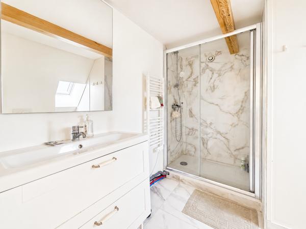 Maison
         8 pièces
        - 276 m² 385 000 € *