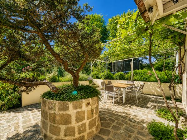 Maison
         8 pièces
        - 276 m² 385 000 € *