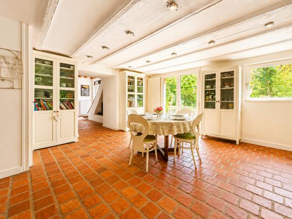 Maison
         8 pièces
        - 276 m² 385 000 € *