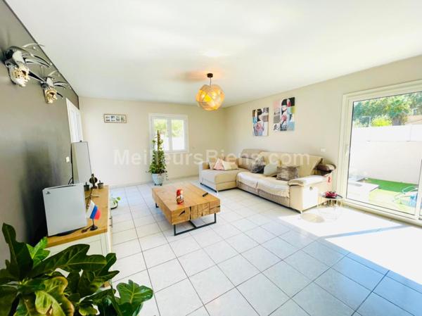 Villa T5 en 4 faces 180 m2 habitables sur 532 m2 de terrain, 4 chambres + 1 bureau + 1 salle de jeu