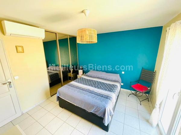 Villa T5 en 4 faces 180 m2 habitables sur 532 m2 de terrain, 4 chambres + 1 bureau + 1 salle de jeu