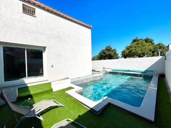 Villa T5 en 4 faces 180 m2 habitables sur 532 m2 de terrain, 4 chambres + 1 bureau + 1 salle de jeu