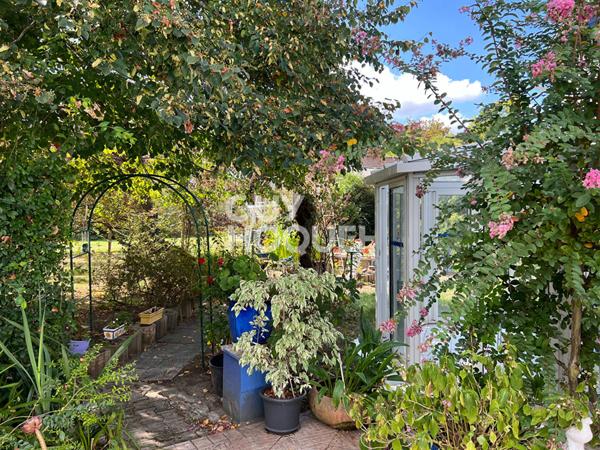 Maison d'Artix : Un Havre de Paix à Vendre