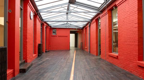 Bureaux à louer Paris 18 verrière et accès livraison proche Montmartre