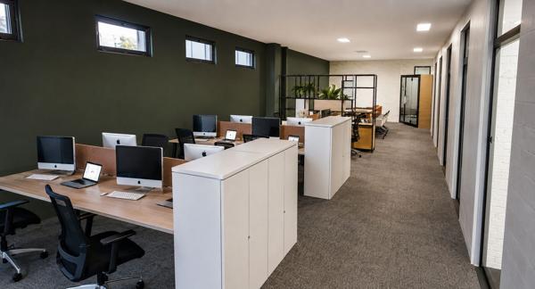 Bureaux à louer Paris 18 verrière et accès livraison proche Montmartre