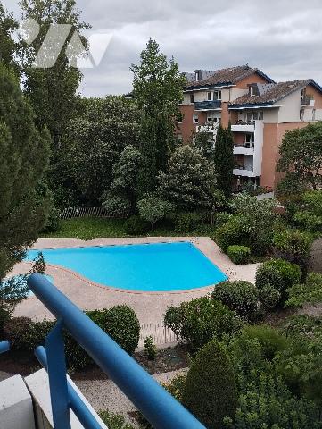 A VENDRE Toulouse 7 Deniers face au STADE  agréable appartement type 2 de 49m²avec Parking