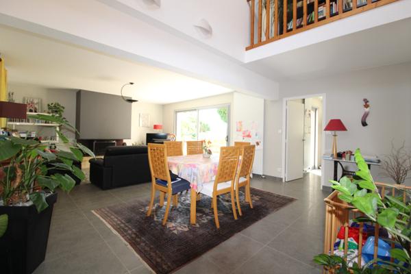 À CHOLET, MAGNIFIQUE MAISON DE 170M2 SUR JOLIE PARCELLE