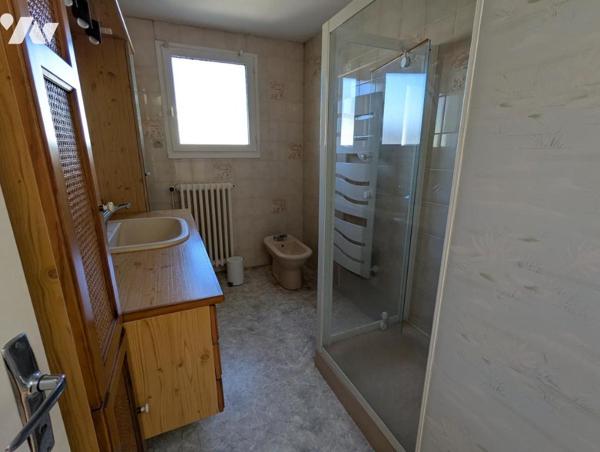  SAINT HERBLON (CENTRE BOURG) - MAISON +  DEPENDANCE - GARAGE - CAVE  - JARDIN 724 M²