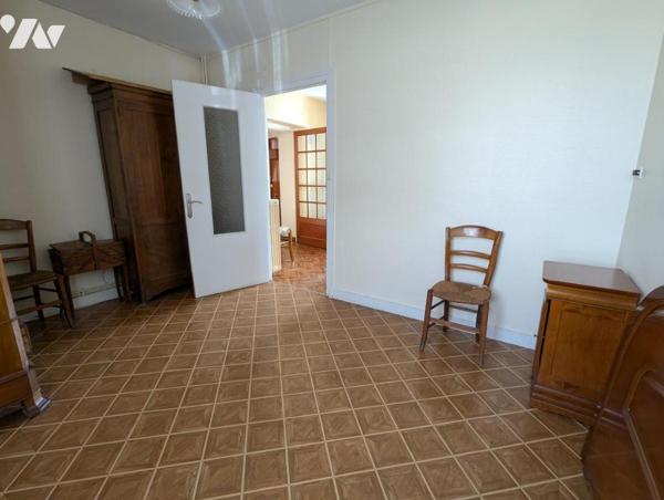  SAINT HERBLON (CENTRE BOURG) - MAISON +  DEPENDANCE - GARAGE - CAVE  - JARDIN 724 M²