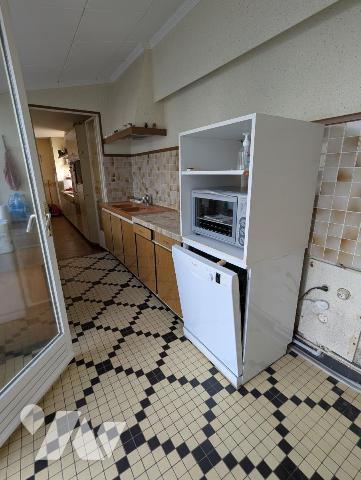  SAINT HERBLON (CENTRE BOURG) - MAISON +  DEPENDANCE - GARAGE - CAVE  - JARDIN 724 M²