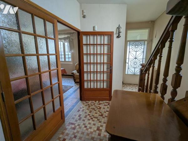  SAINT HERBLON (CENTRE BOURG) - MAISON +  DEPENDANCE - GARAGE - CAVE  - JARDIN 724 M²