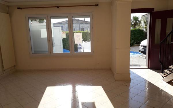 Maison à louer    5 pièces •  Rochefort