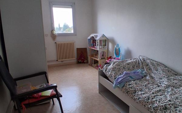 Maison à louer    5 pièces •  Rochefort