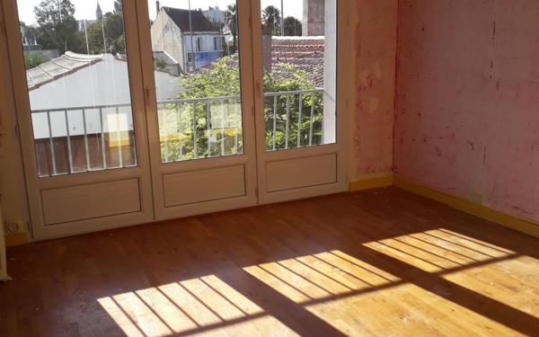 Maison à louer    5 pièces •  Rochefort