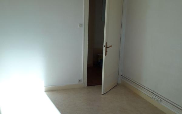 Maison à louer    5 pièces •  Rochefort