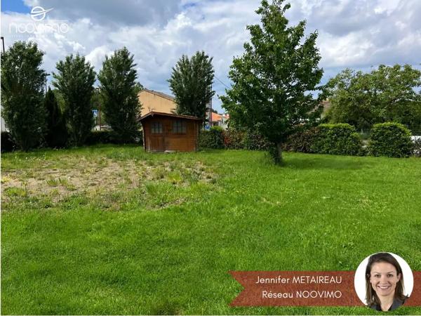Terrain de 425 m2 libre de constructeur en premier rideau