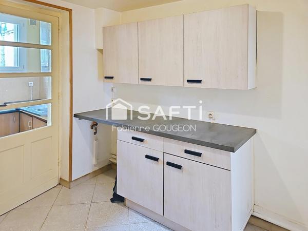 Maison de ville des années 20 , de 62 m² sur 130 m² de terrain deux chambres